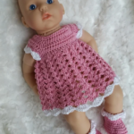 Patrón Escrito para Vestido y Botas de Crochet para Muñecas