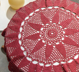 The Majestic Queen Marsala Tablecloth