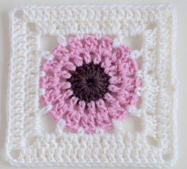 Paeonia Square: A Step-by-Step Crochet Tutorial
