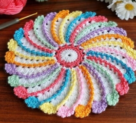 How to Crochet a Colorful Table Design