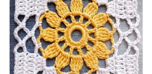 Square Pattern with Flower Free Pattern